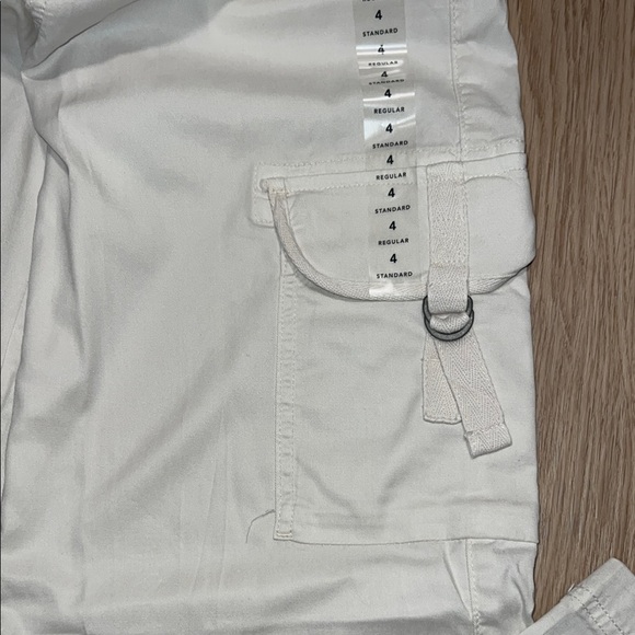 NWT - American Eagle Outfitters Light Beige Cargo Pants - Picture 4 of 13